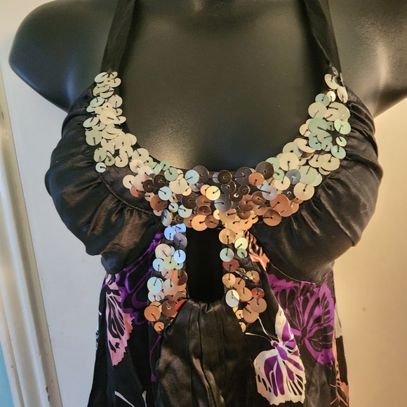 Bebe keyhole dress, small - Picture 2 of 4